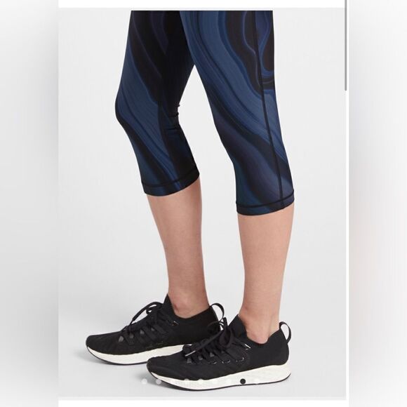 Athleta accelerate geode crop - Picture 4 of 12